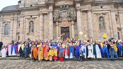 „Dankeschön“ für Sternsinger-Engagement - Gottesdienst mit vielen Kindern, Jugendlichen und Bischof Gerber im Fuldaer Dom. Alle Bilder: Bistum Fulda / Dr. Arnulf Müller